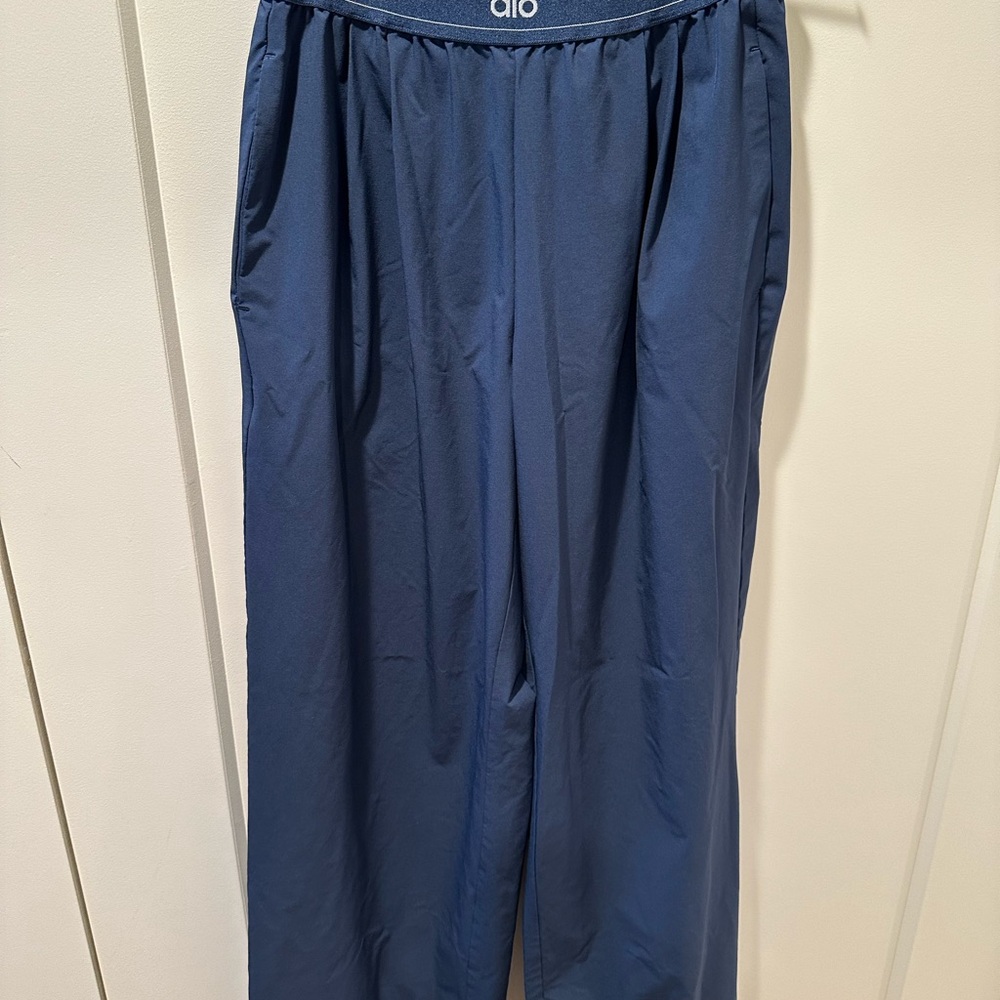 ALO Yoga Signature Blue Joggers regular length